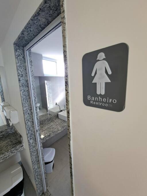 Luxo E Conforto A 50 M Piscinas Naturais