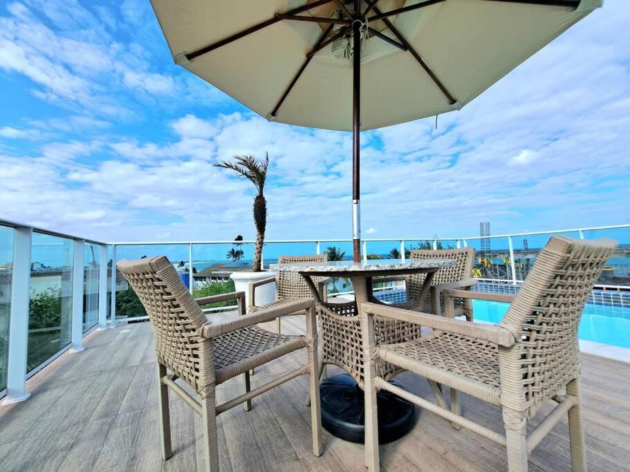 Luxo E Conforto A 50 M Piscinas Naturais Apartment *